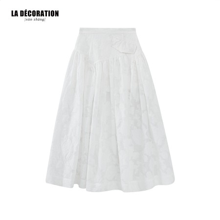 JACQUARD RUFFLE-TRIMMED DRESS brillant des détails fins