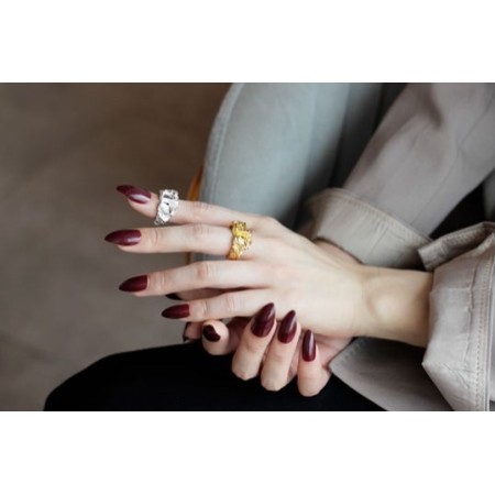 WHITE GOLD/ 18K GOLD PLEATED RING s'inspire de l'anatomie humaine