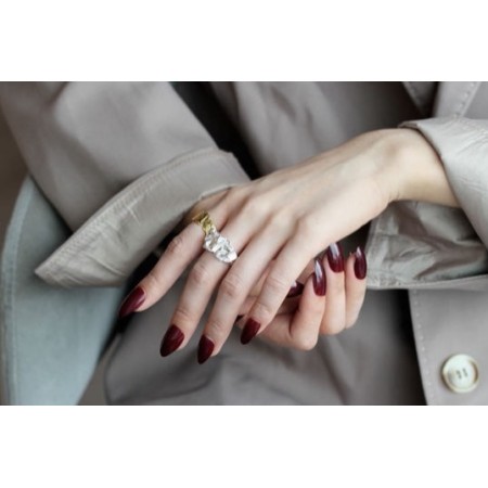 WHITE GOLD/ 18K GOLD PLEATED RING s'inspire de l'anatomie humaine