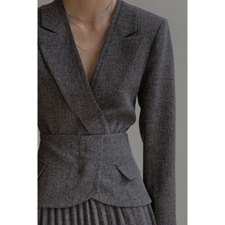 WOMEN'S SUIT THREE PIECE SET  WOMEN'S SUIT + PLEATED SKIRT + BELT chez Cornerstreet bien 