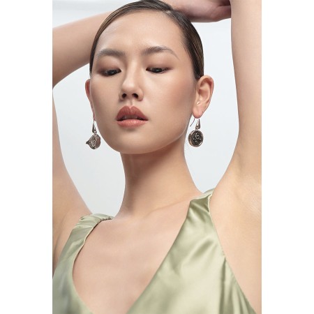 MIRIAM DANGLE EARRINGS les ligaments