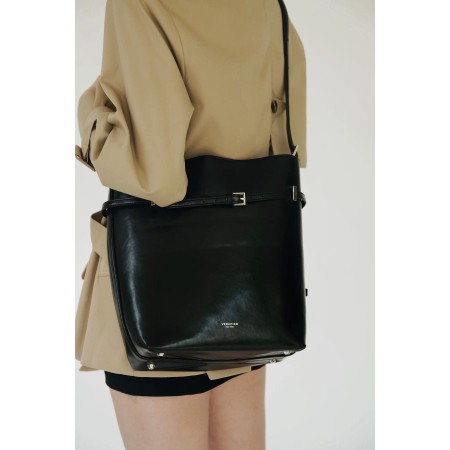 BLACK BELTED TOTE BAG solde