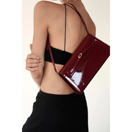 PATENT DARK CHERRY SHOULDER BAG de pas cher