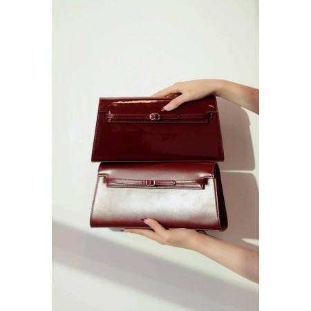 PATENT DARK CHERRY SHOULDER BAG de pas cher