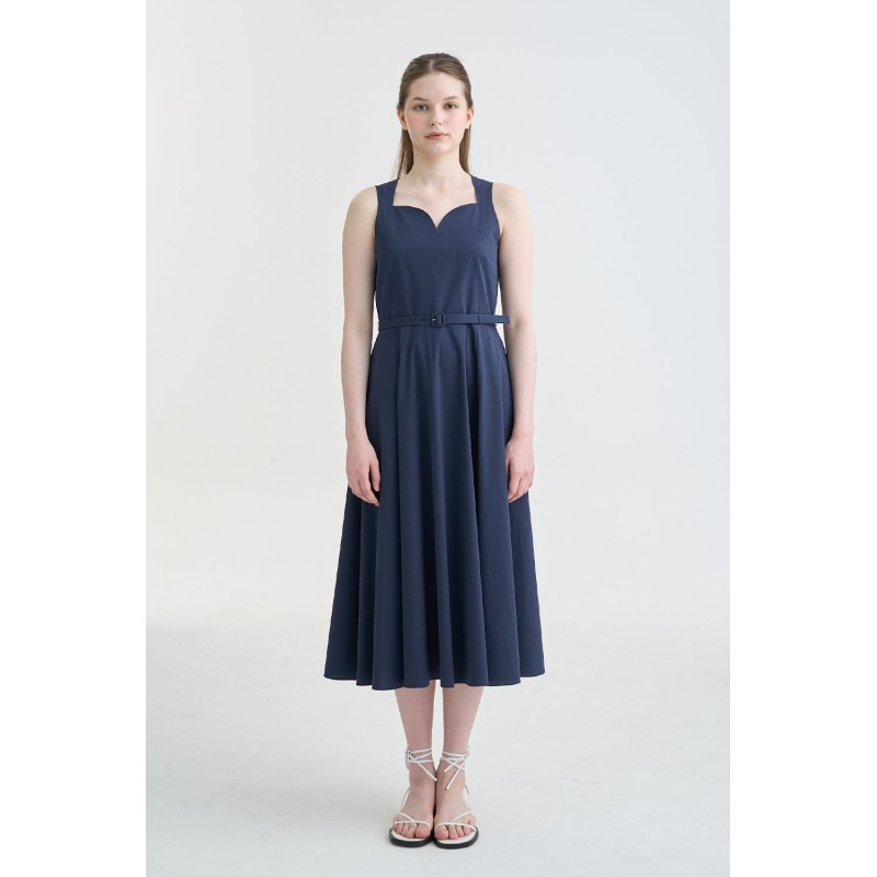 HEART NECK FLARE MIDI DRESS_NAVY offre 