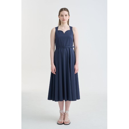 HEART NECK FLARE MIDI DRESS_NAVY offre 