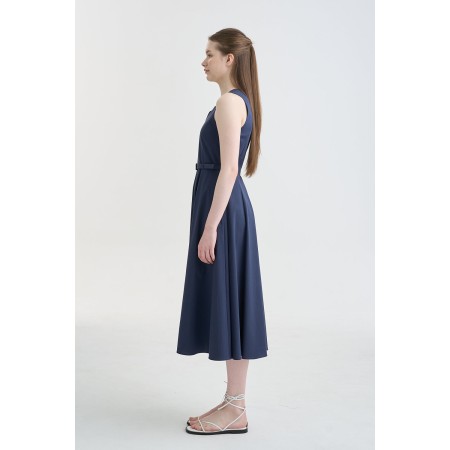 HEART NECK FLARE MIDI DRESS_NAVY offre 