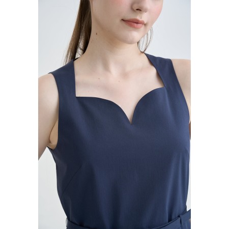 HEART NECK FLARE MIDI DRESS_NAVY offre 