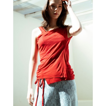 LAYERED SLEEVELESS TOP_TRUE RED chez Cornerstreet bien 