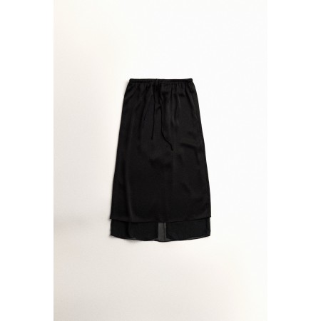 DOUBLE CHIFFON SKIRT_BLACK est présent 