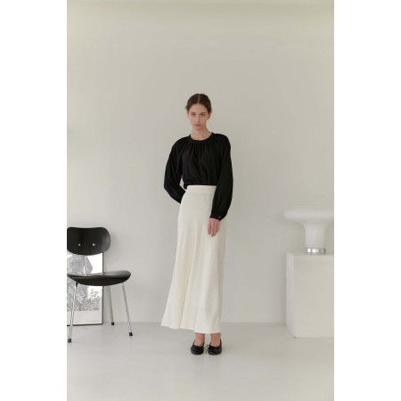 SATIN LONG SKIRT_CREAM Véritable concentré