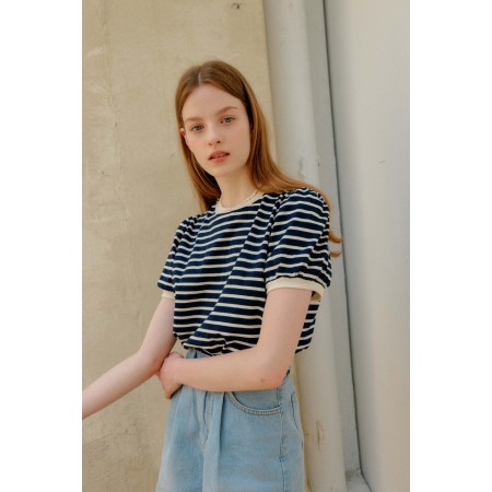 STRIPE SHIRRING T-SHIRT_NAVY brillant des détails fins