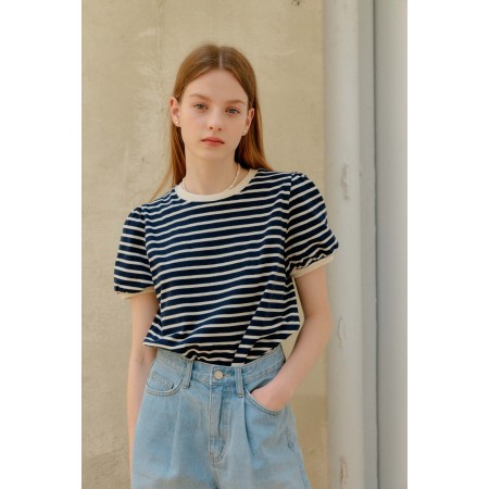 STRIPE SHIRRING T-SHIRT_NAVY brillant des détails fins