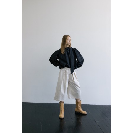 AUTUMN TWO TUCK CULOTTES PANTS_LIGHT BEIGE hantent personnes