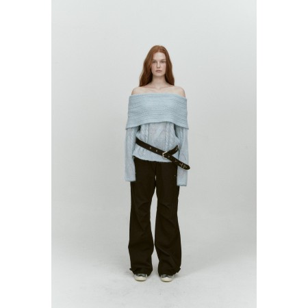 ALPACA TWIST OFF SHOULDER KNIT_SKY BLUE sur le site 