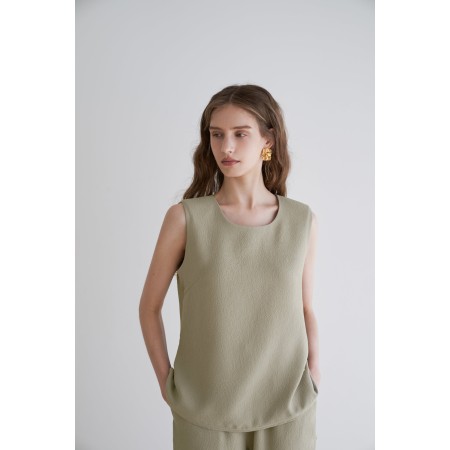 PLEATS SLEEVELESS TOP_KHAKI en stock