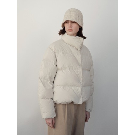 KOYO SHORT PADDED JACKET_CREAM GREY est présent 