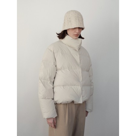 KOYO SHORT PADDED JACKET_CREAM GREY est présent 